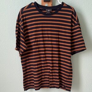 H&M Men's Short Sleeve Black and Brown Striped Tee